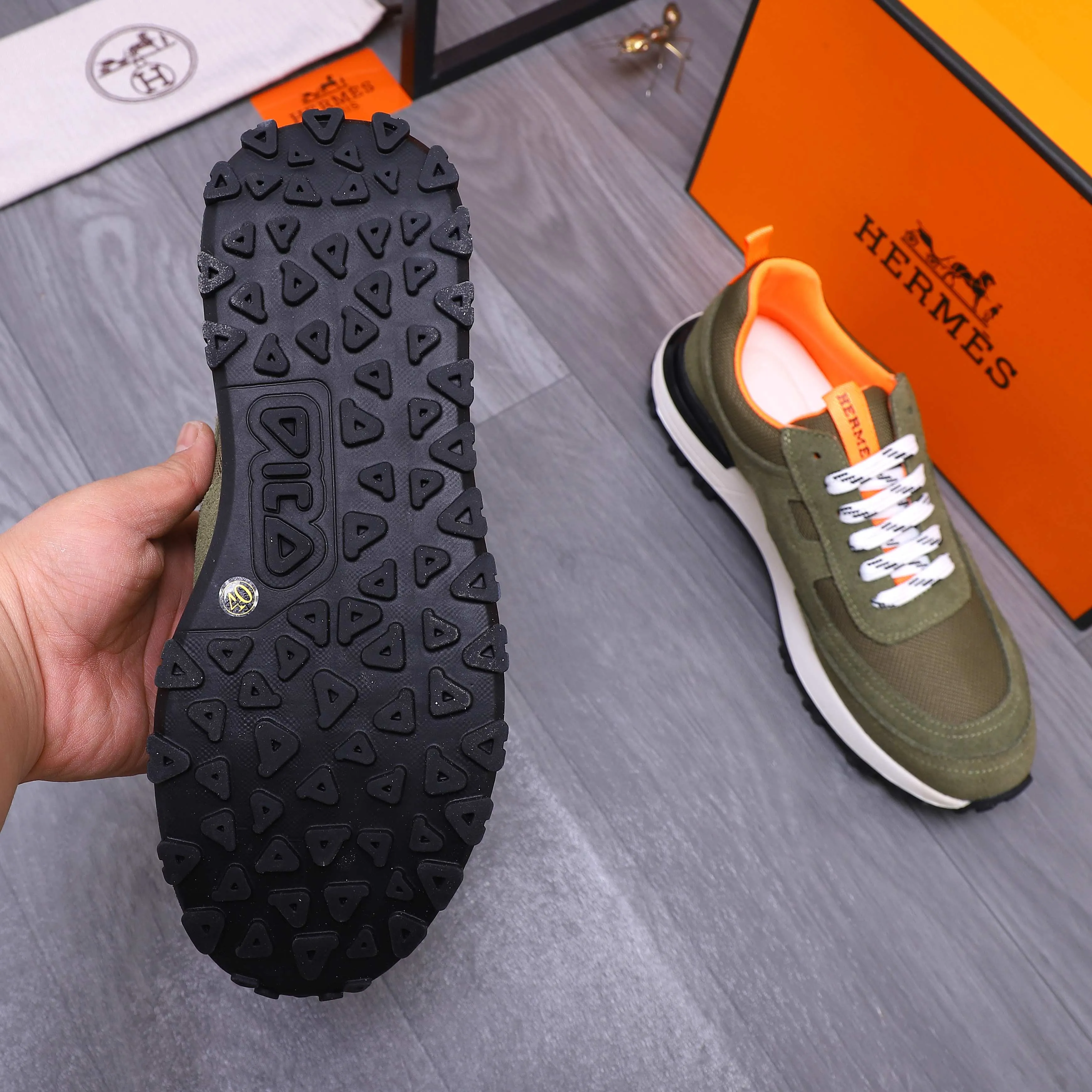 Men's shoes 💰420 Product trademark: HERMES "Hermes" casual shoes Regular size: 38-44 Product materials: Selected frosted cowhide stitching mesh upper Breathable mesh lining Cowhide insole Rubber outsole